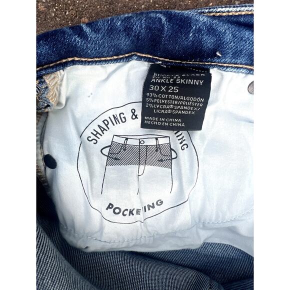 Buckle Black hi rise distressed hems ankle skinny jeans size 30x25" - Picture 5 of 5